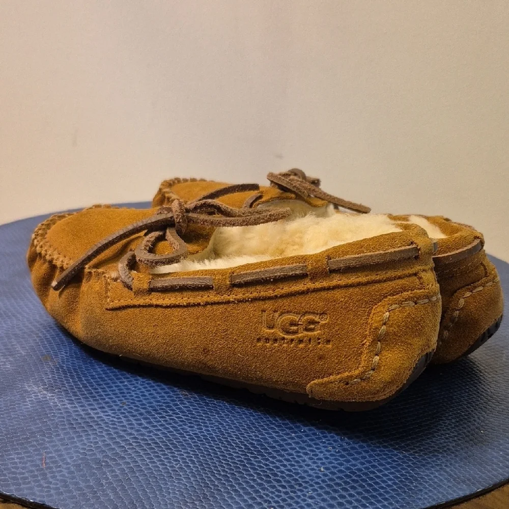 UGG: 